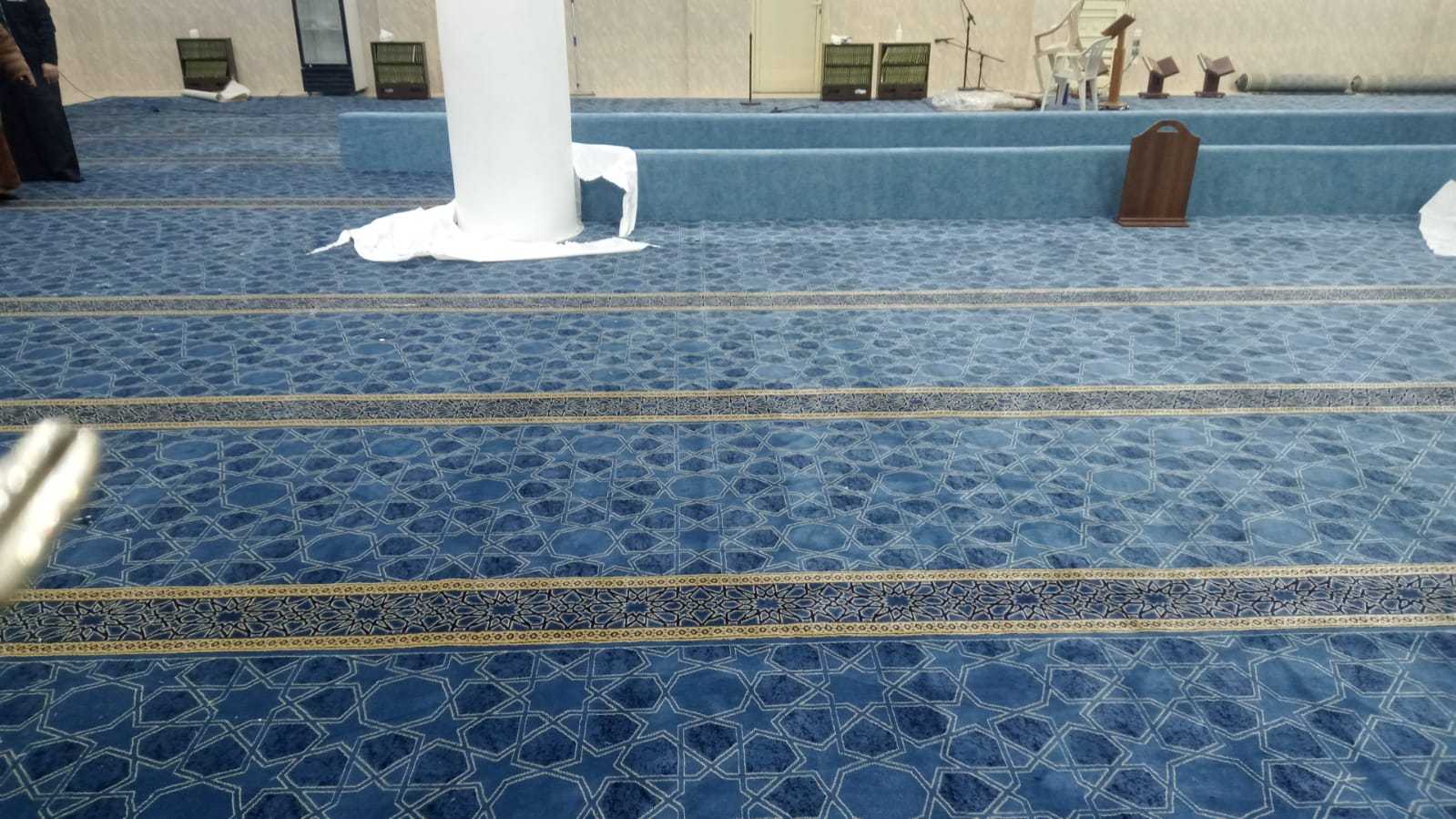 نسيج سجاد مساجد أزرق بنقوش هندسية إسلامية